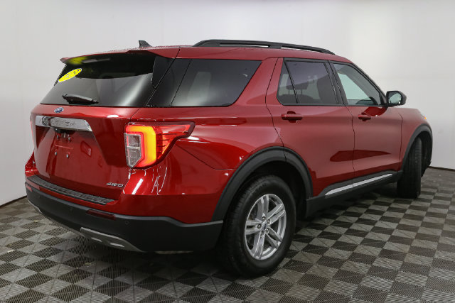 Used 2023 Ford Explorer XLT w/ Equipment Group 202A AWD/4WD image 13