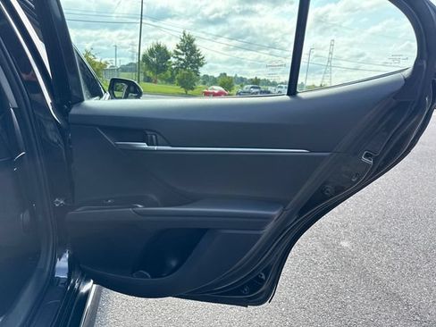 Used 2020 Toyota Camry SE AWD/4WD image 16