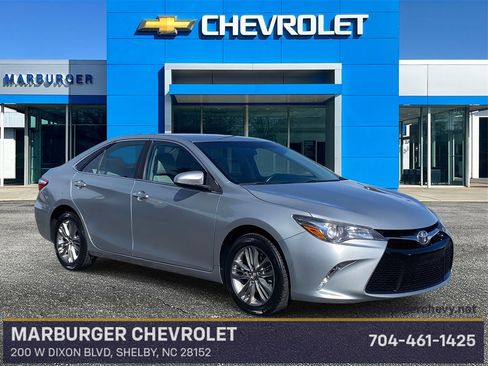 Used 2017 Toyota Camry image 1