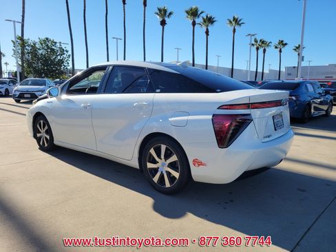Certified 2018 Toyota Mirai image 5