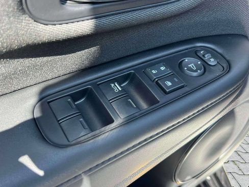 Used 2022 Honda HR-V Sport image 16