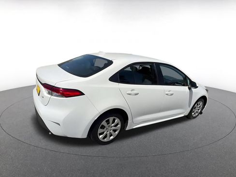 Used 2025 Toyota Corolla LE FWD image 15