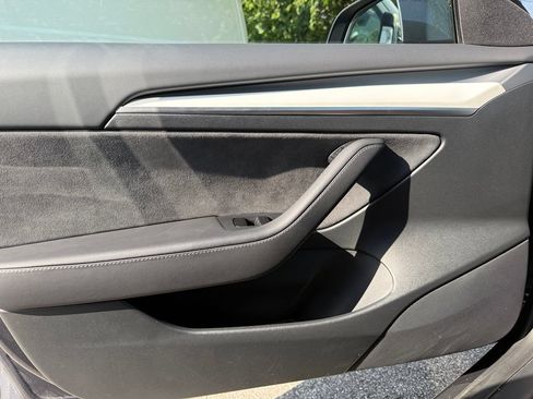 Used 2023 Tesla Model 3 Standard Range RWD image 16