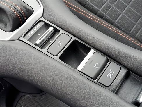 Used 2025 Honda HR-V Sport image 30