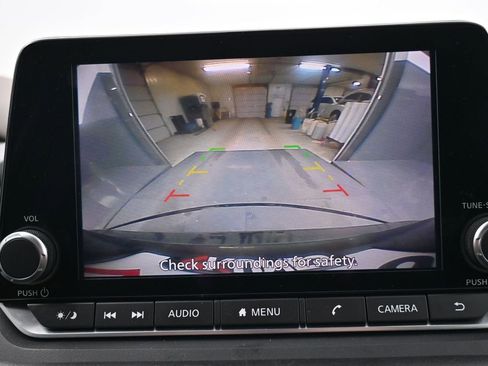 Used 2023 Nissan Rogue SV image 17