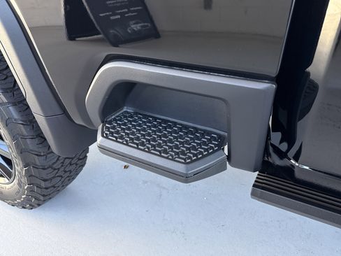 Used 2026 GMC Sierra 2500 AT4 w/ AT4 Premium Plus Package image 17