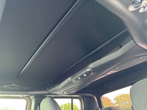 New 2025 Jeep Gladiator Sport image 20