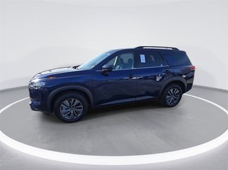 Certified 2024 Nissan Pathfinder SV video 4