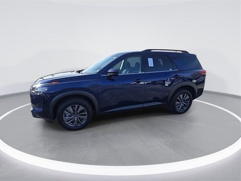 Certified 2024 Nissan Pathfinder SV image 4