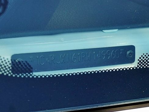 Used 2024 Jeep Wrangler Unlimited image 36