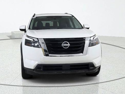 Certified 2025 Nissan Pathfinder SV FWD image 2