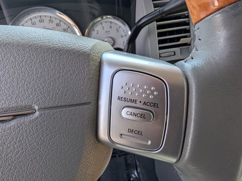 Used 2007 Chrysler Aspen Limited w/ Trailer Tow Group image 16