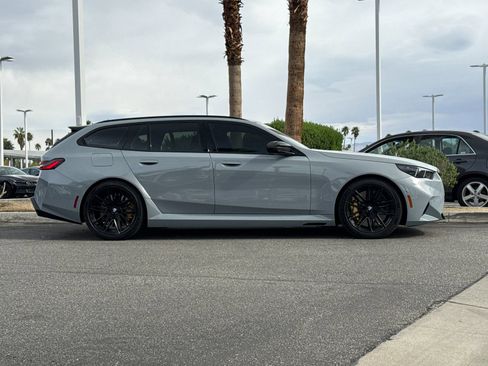 Used 2025 BMW M5 Touring image 2