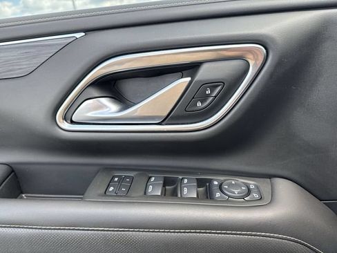 Used 2022 GMC Yukon SLT w/ SLT Premium Package AWD/4WD image 11