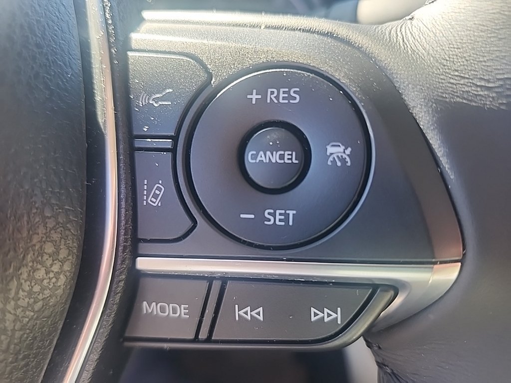 Used 2020 Toyota Camry XLE FWD image 6