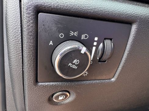 Used 2017 Jeep Grand Cherokee Altitude RWD image 28