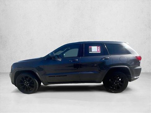 Used 2020 Jeep Grand Cherokee Altitude image 6