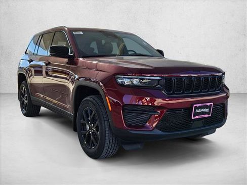 New 2025 Jeep Grand Cherokee Altitude image 7
