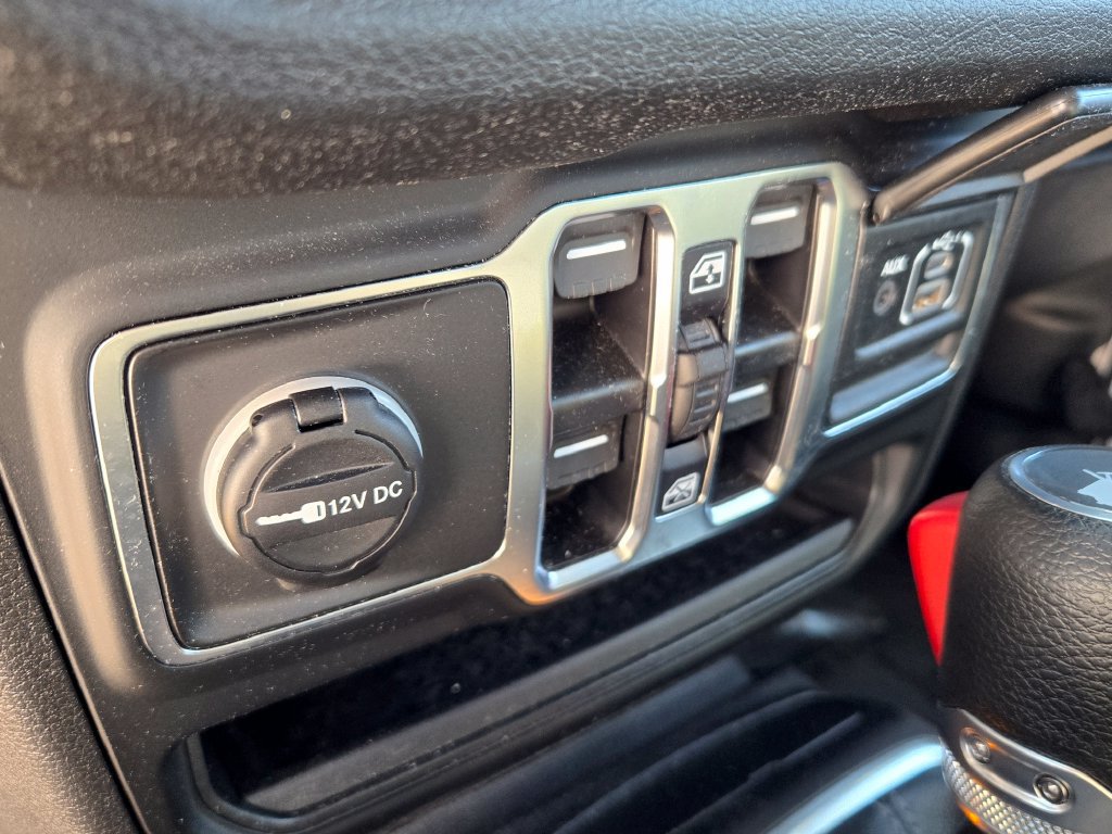 Used 2025 Jeep Wrangler Unlimited Sport AWD/4WD image 19
