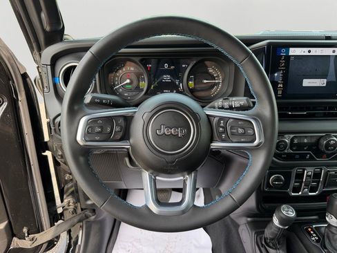 Used 2024 Jeep Wrangler High Altitude AWD/4WD image 19