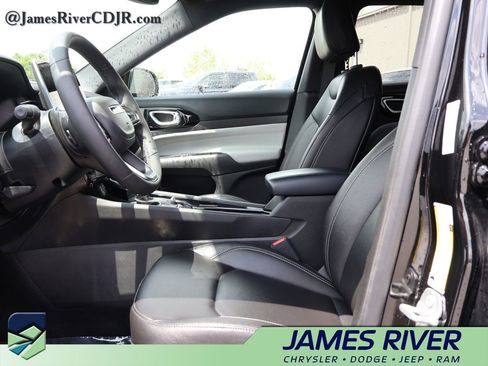 Used 2025 Jeep Compass Limited AWD/4WD image 22