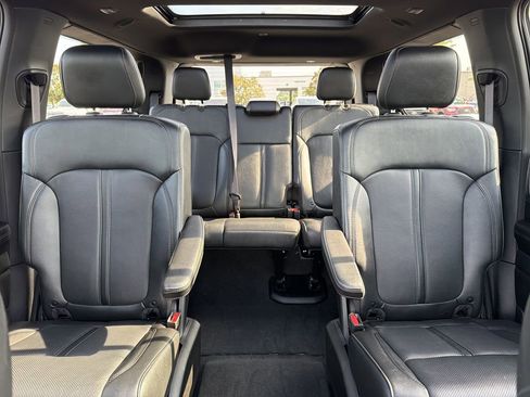 Used 2023 Jeep Wagoneer Series II AWD/4WD image 31