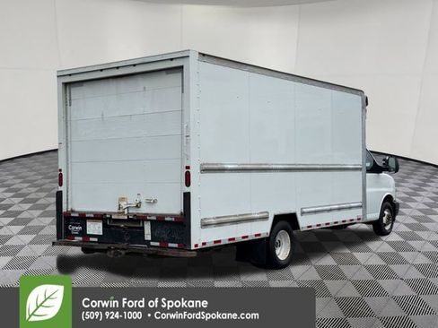 Used 2017 GMC Savana 3500 Extended image 10