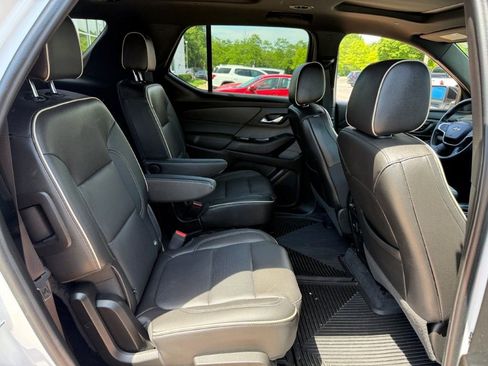 Used 2023 Chevrolet Traverse Premier AWD/4WD image 22