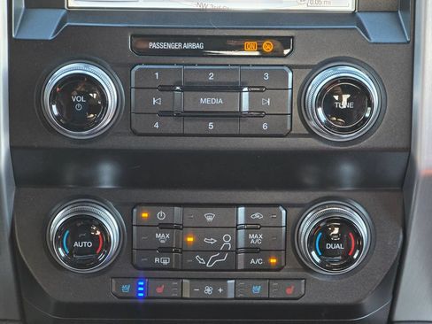 Used 2019 Ford F250 Platinum w/ Platinum Ultimate Package AWD/4WD image 14