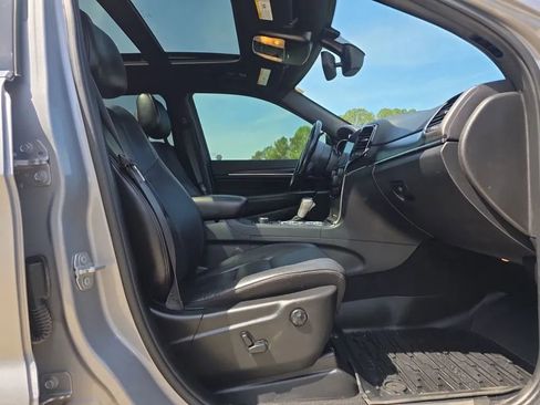 Used 2020 Jeep Grand Cherokee Limited w/ Luxury Group II image 51