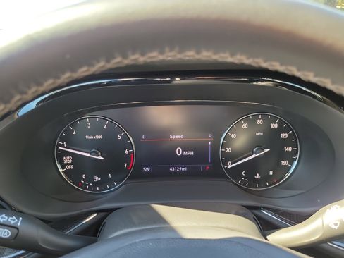 Used 2022 Buick Envision Preferred image 28