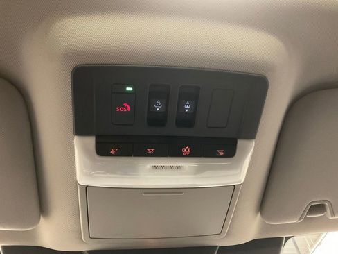 Used 2022 Nissan Pathfinder SL w/ SL Premium Package image 24