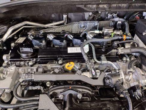 Used 2023 Toyota Corolla Cross LE image 7