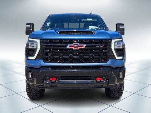 Used 2024 Chevrolet Silverado 2500 ZR2 w/ Technology Package AWD/4WD image 8
