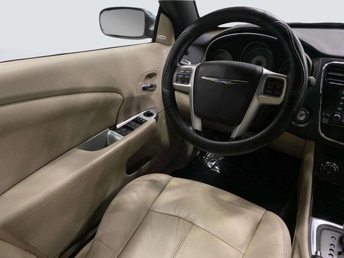 Used 2013 Chrysler 200 Limited FWD image 20