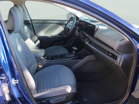 Used 2025 Kia K4 EX image 25