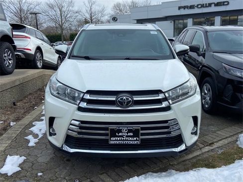 Used 2019 Toyota Highlander Limited Platinum image 2