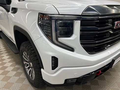 Used 2023 GMC Sierra 1500 AT4 w/ AT4 Premium Package AWD/4WD image 3