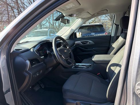 Used 2020 Chevrolet Traverse LS image 5