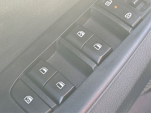 Used 2024 Kia Seltos SX w/ SX Sunroof Package image 37