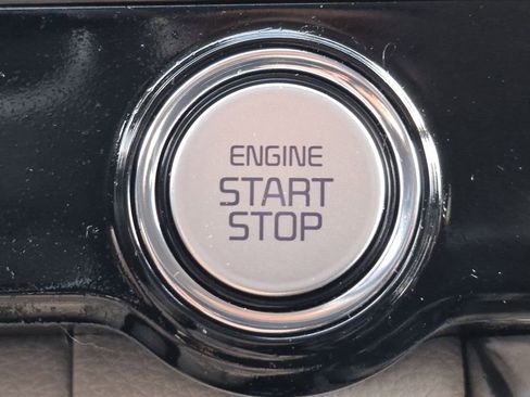 Certified 2023 Kia Carnival SX image 29