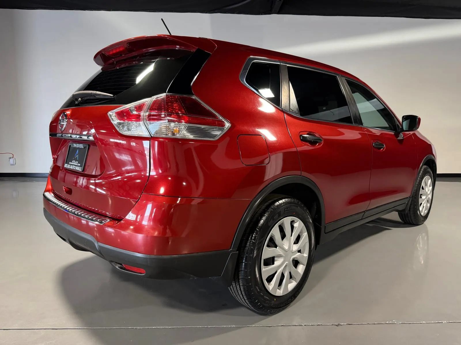 Used 2016 Nissan Rogue S FWD image 4