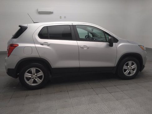 Used 2020 Chevrolet Trax LS w/ Tint and Cruise Package FWD image 10