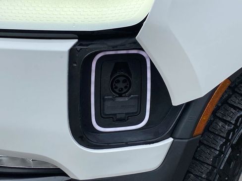 Used 2023 Rivian R1S Adventure image 23