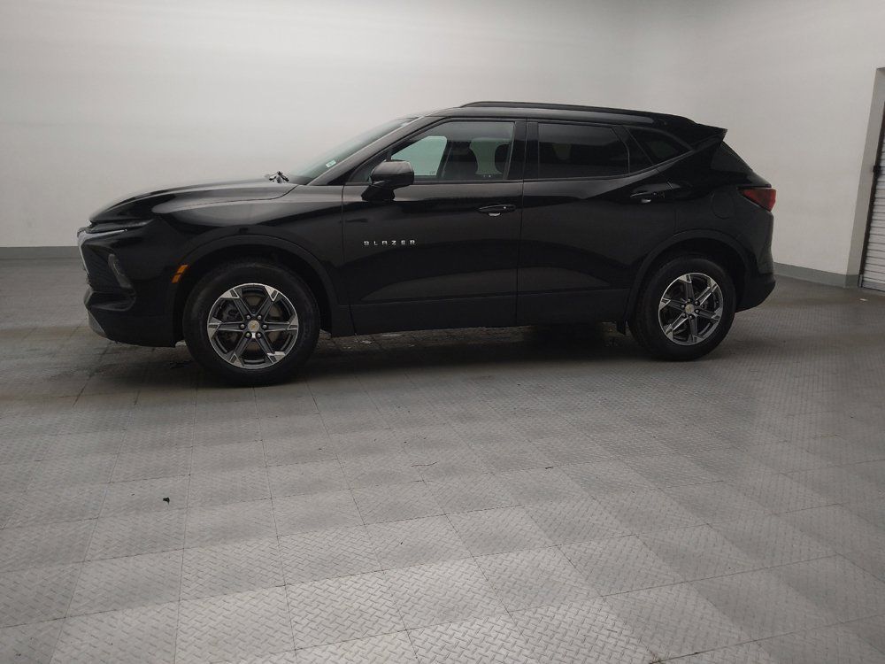 Used 2024 Chevrolet Blazer LT w/ Convenience Package FWD image 2