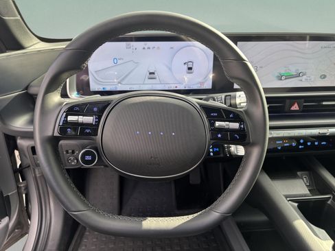 Used 2025 Hyundai Ioniq 6 SEL image 11