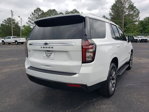Used 2024 Chevrolet Tahoe LS RWD image 3