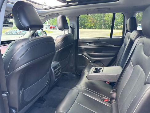 Used 2023 Jeep Grand Cherokee 4WD 4xe w/ Luxury Tech Group II image 18