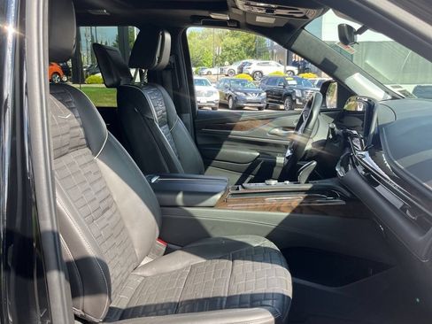 Used 2022 Cadillac Escalade ESV Sport Platinum w/ LPO, ONYX Package AWD/4WD image 6