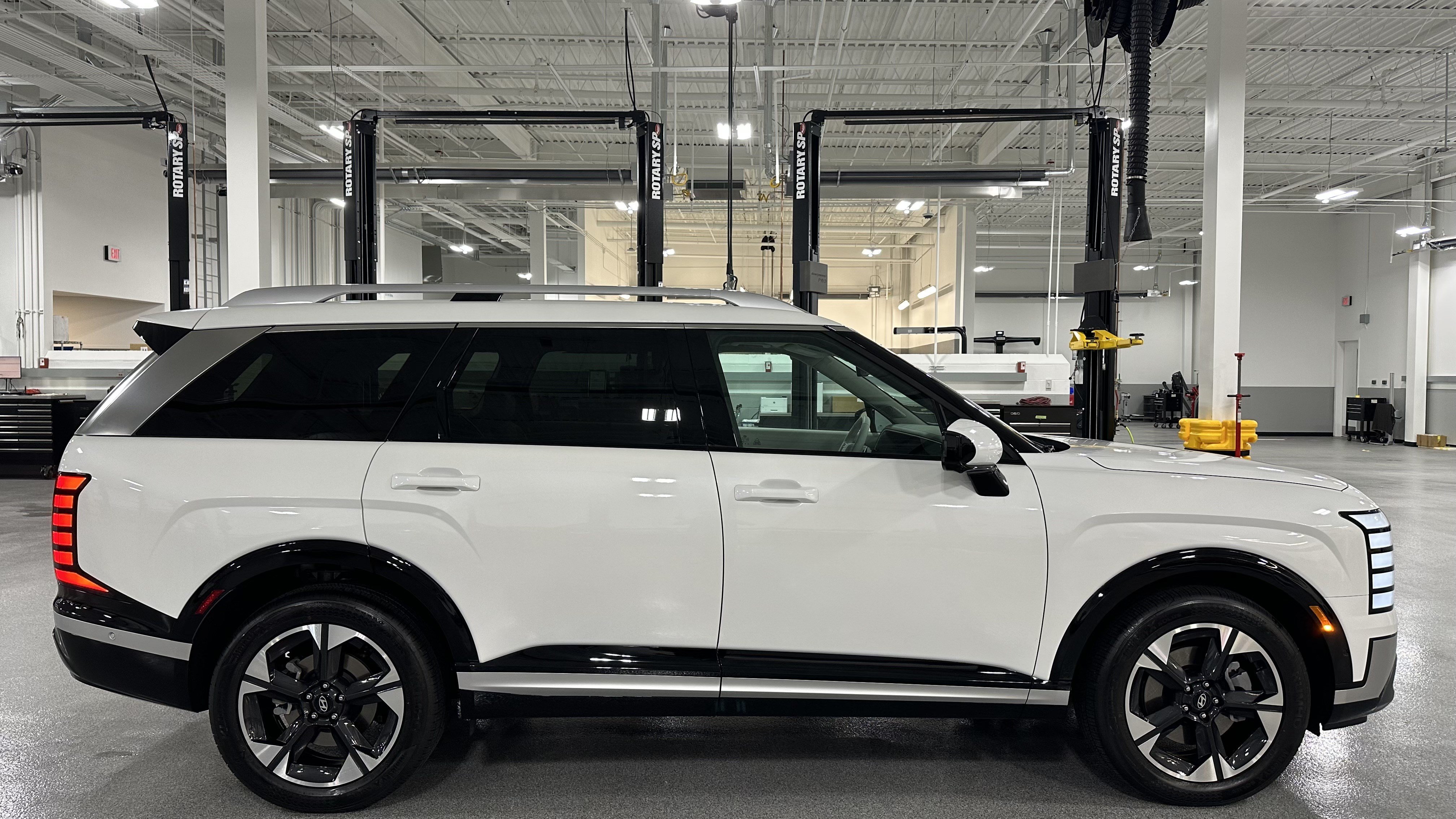 Used 2026 Hyundai Palisade Limited FWD image 11